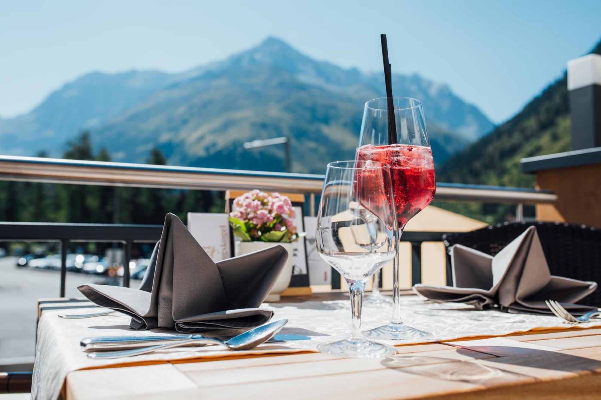 Hotel Mittagskogel Pitztal 장크트 리온하드 임 피츠탈 외부 사진