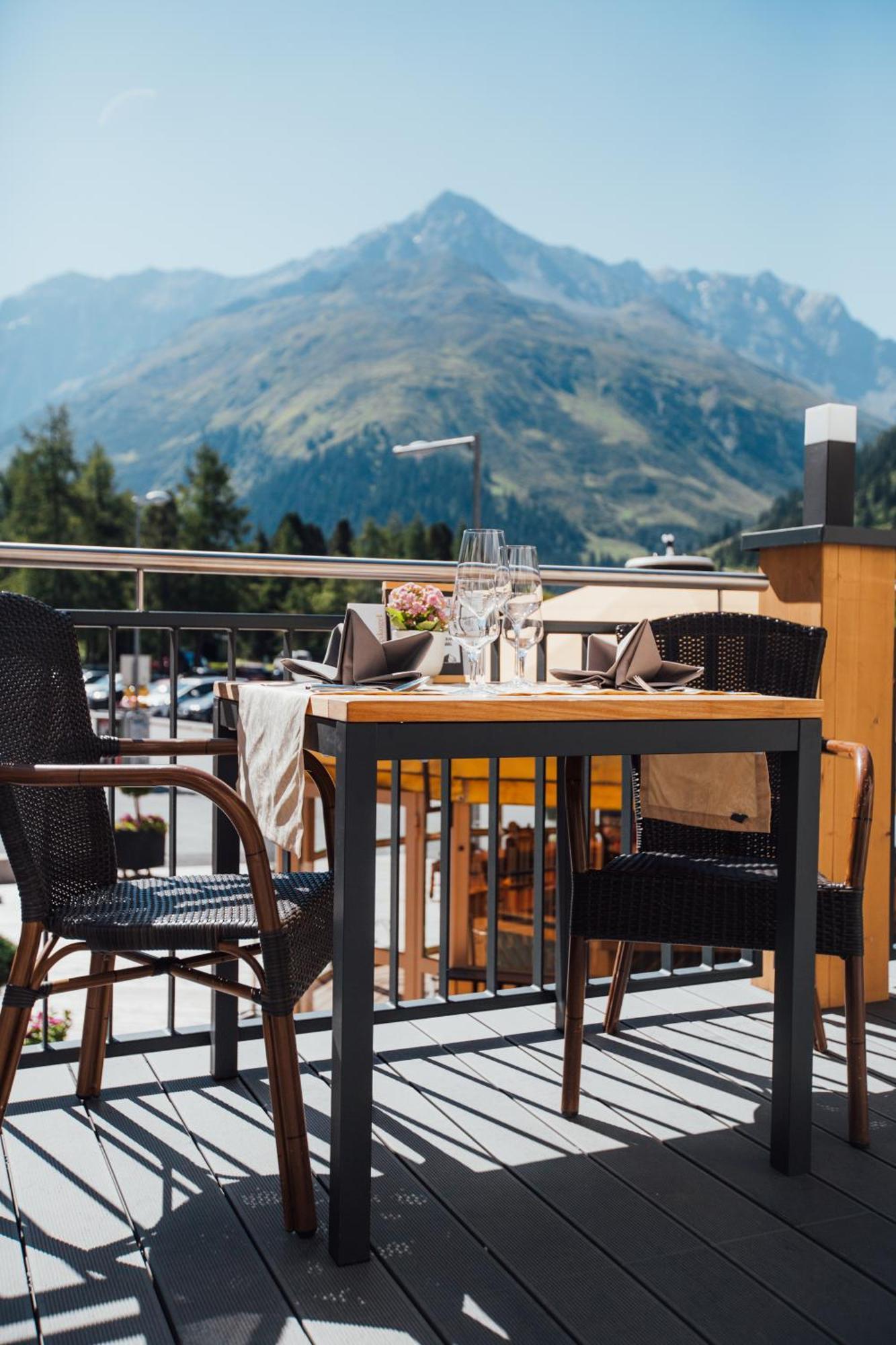 Hotel Mittagskogel Pitztal 장크트 리온하드 임 피츠탈 외부 사진
