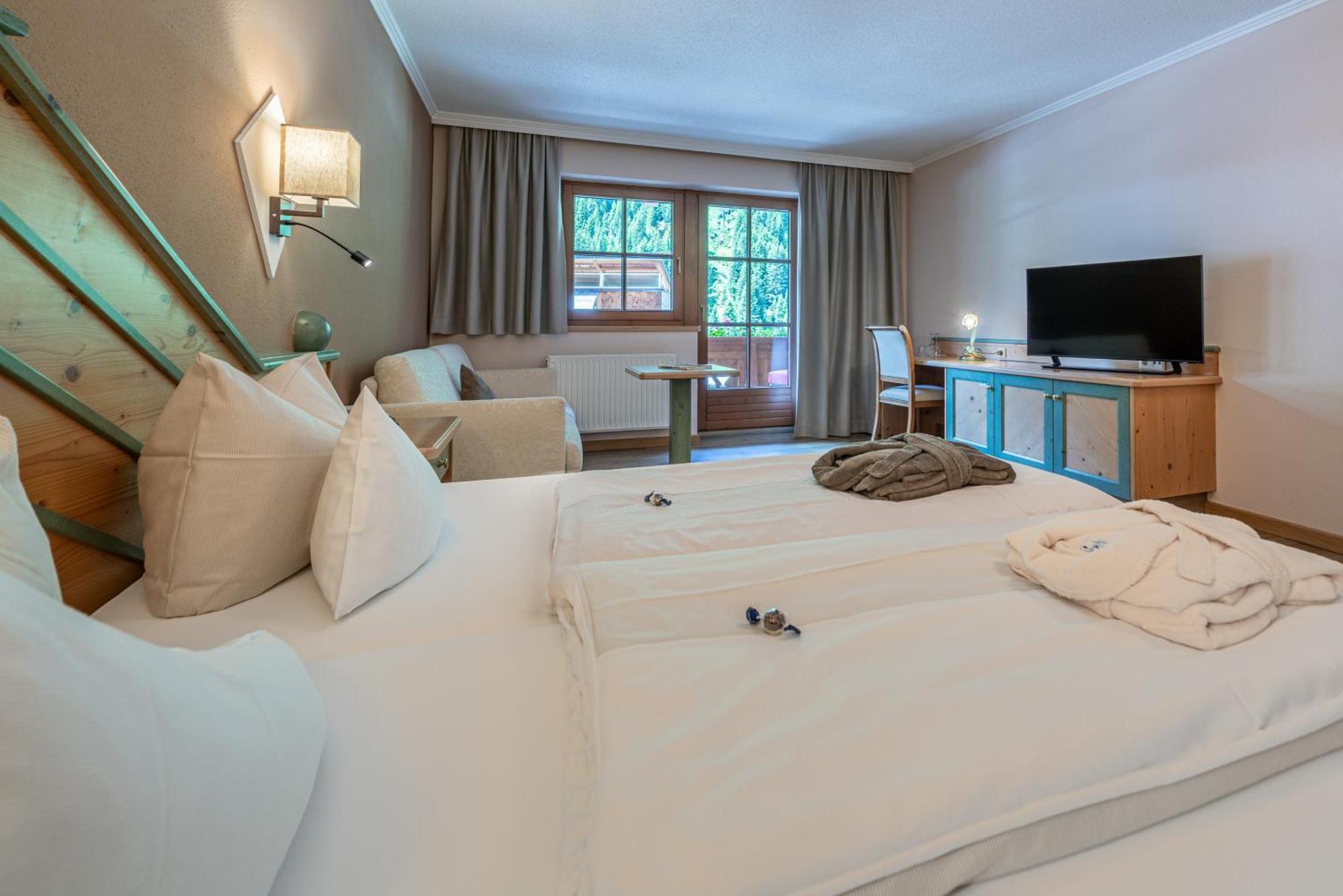 Hotel Mittagskogel Pitztal 장크트 리온하드 임 피츠탈 외부 사진
