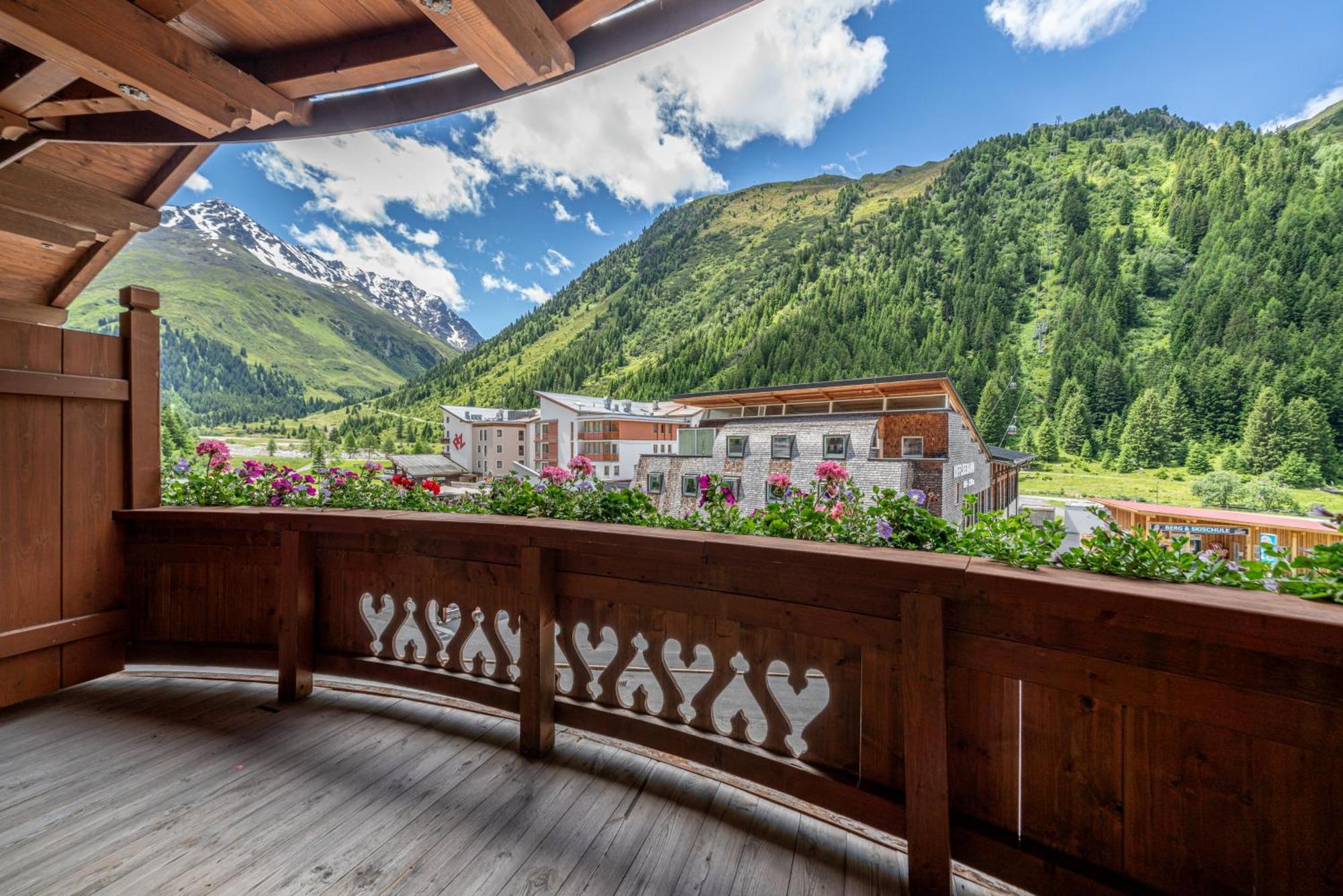 Hotel Mittagskogel Pitztal 장크트 리온하드 임 피츠탈 외부 사진